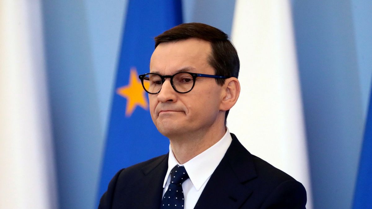 Mateusz Morawiecki i Jacek Sasin o tarczy antyinflacyjnejFot. Piotr Molecki/East News, Warszawa, 25.11.2021. KPRM. Konferencja prasowa premiera Mateusza Morawieckiego i oraz wicepremiera, ministra aktywow panstwowych Jacka Sasina na temat tarczy inflacyjnej.N/z: Mateusz MorawieckiPiotr Molecki