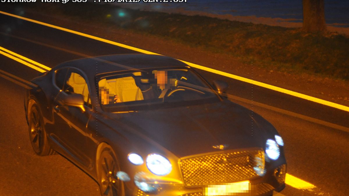 Kierowca tego samochodu "nie pamiętał", kto prowadził. Sprawa trafiła na wokandę, a sędzia szybko pomógł mu przypomnieć sobie okoliczności zdarzenia.