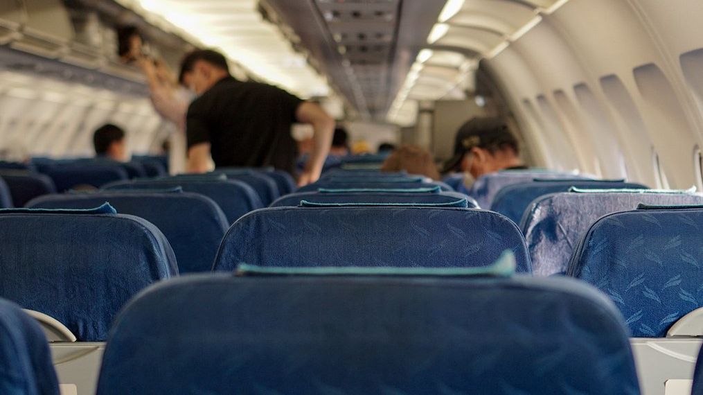 45-latek miał molestować nieletnią w samolocie 