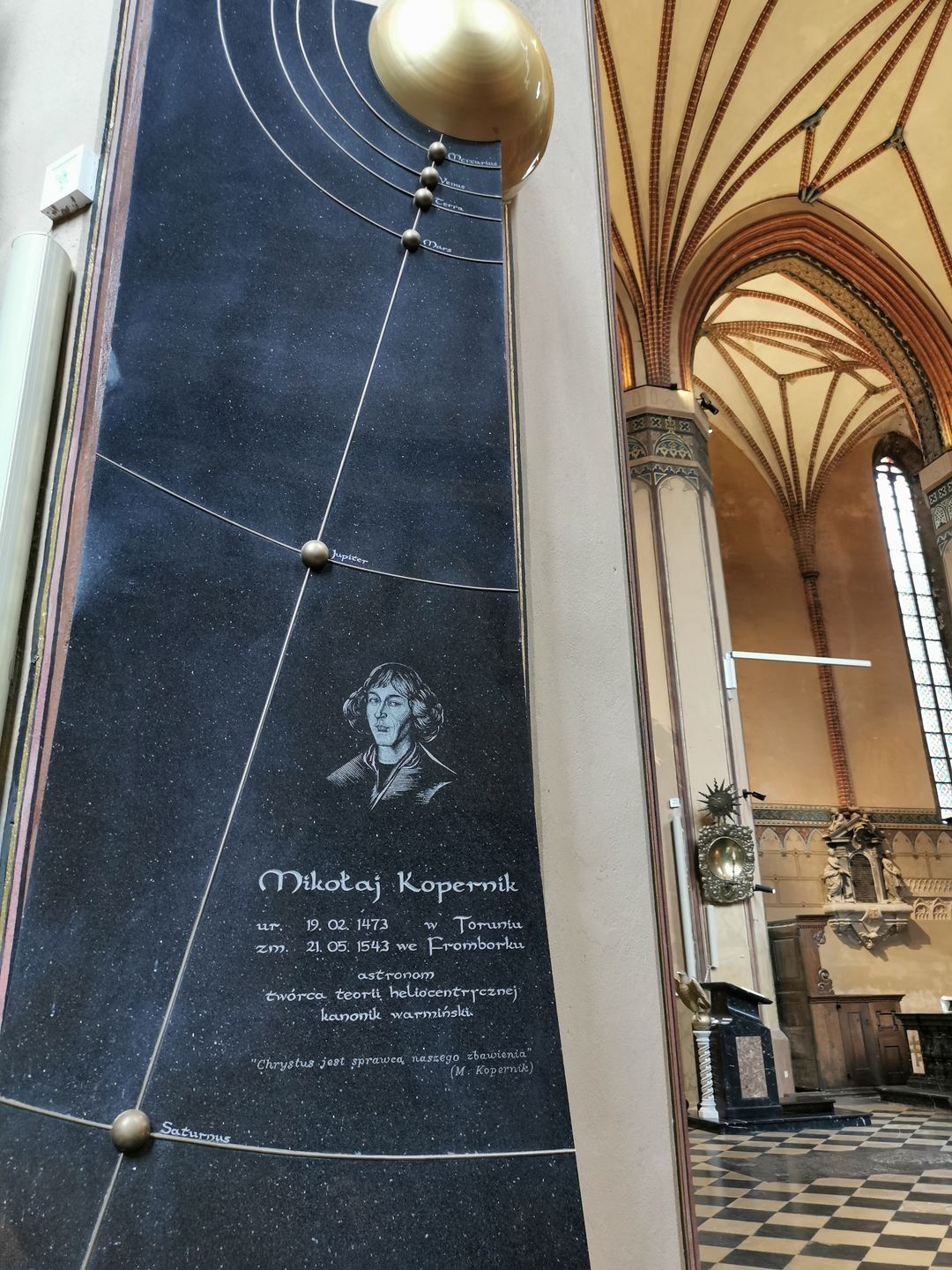 Frombork pełen jest miejsc związanych z Mikołajem Kopernikiem