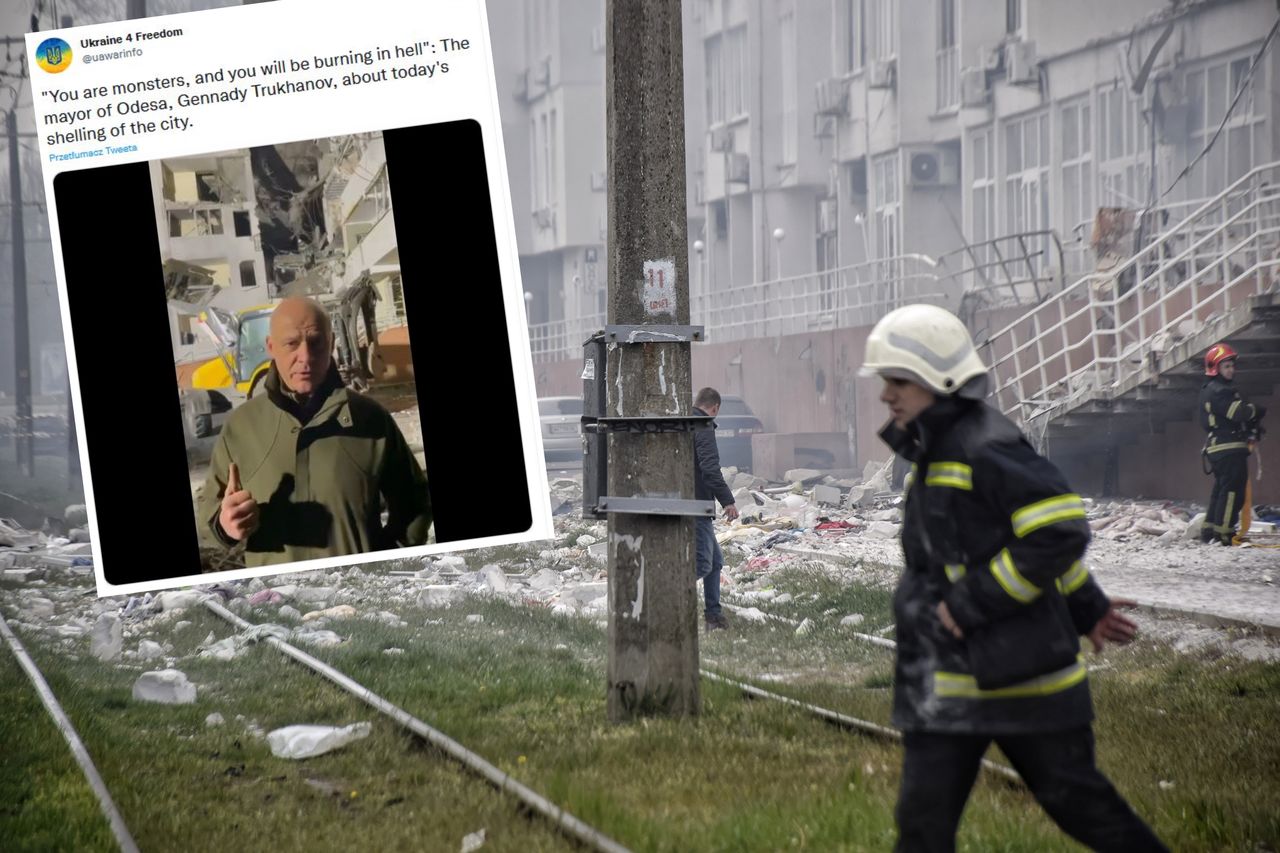 Zniszczenia po rosyjskim ataku rakietami cruise na budynek mieszkalny w Odessie. (PAP/Alena Solomonova) 