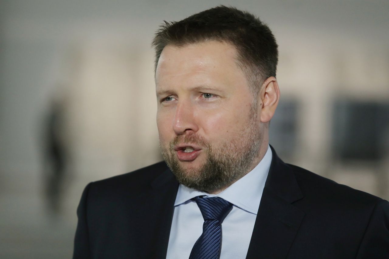 Poseł PO prosi premier i marszałka Sejmu o interwencję w resorcie Macierewicza