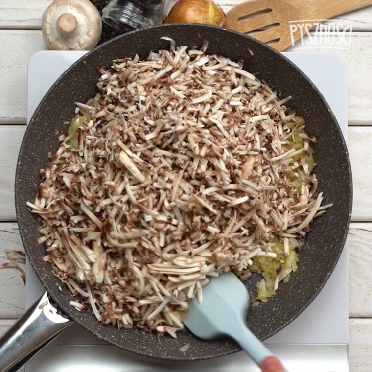 rolada ze schabu z pieczarkami