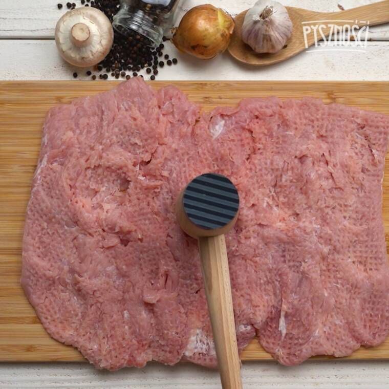 rolada ze schabu z pieczarkami