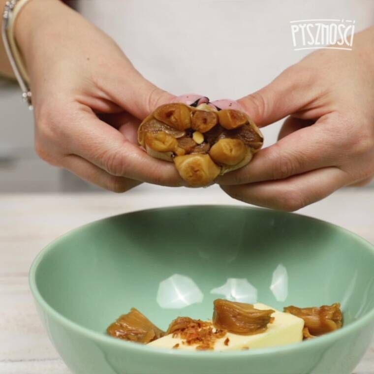 mega chrupiąca bagietka czosnkowa domowej roboty