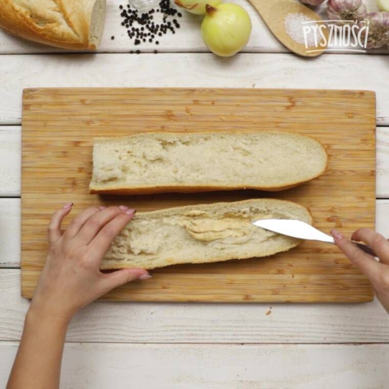 mega chrupiąca bagietka czosnkowa domowej roboty