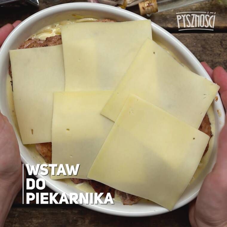 bitki z polędwiczki wieprzowej w sosie śmietankowym