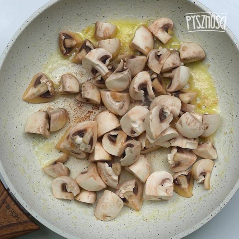 kieszonki ze schabu z pieczarkowym farszem