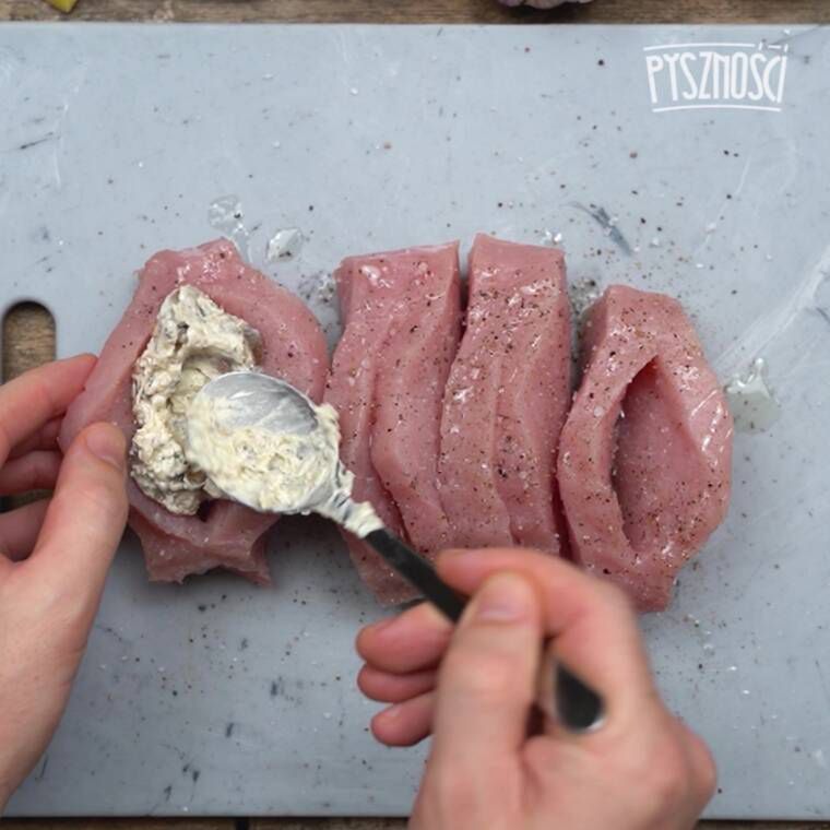 kieszonki ze schabu z pieczarkowym farszem