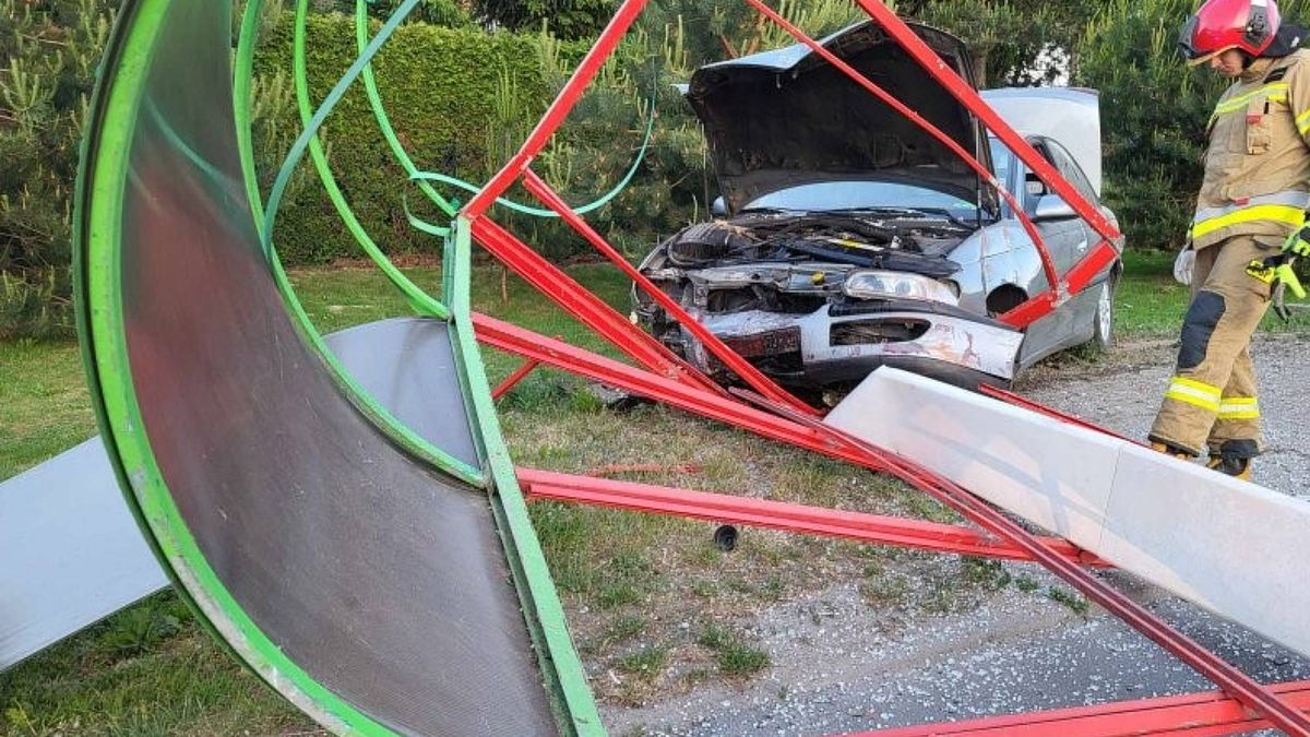 Samochód wjechał w przystanek w Lublinie