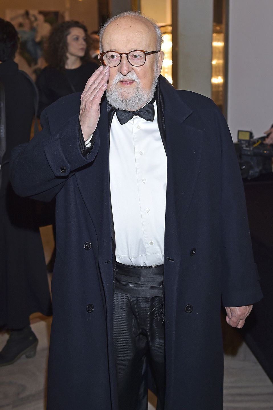 scena z: Krzysztof Penderecki, SK:, , fot. Jacek Kurnikowski/AKPAGala Jubileuszowa 100-lecia Stowarzyszenia Autorów ZAiKS, marzec 2018, muszka czarna, okulary korekcyjne, stulecie ZAiKS, Gala stulecia ZAiKS, ZAiKS, Gala 100-lecia ZAiKS, 100 lat ZAiKS, Krzysztof Penderecki