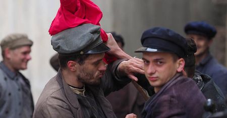 Statyści z serialu „Młody Piłsudski” kręconego w Lublinie nie dostali pieniędzy