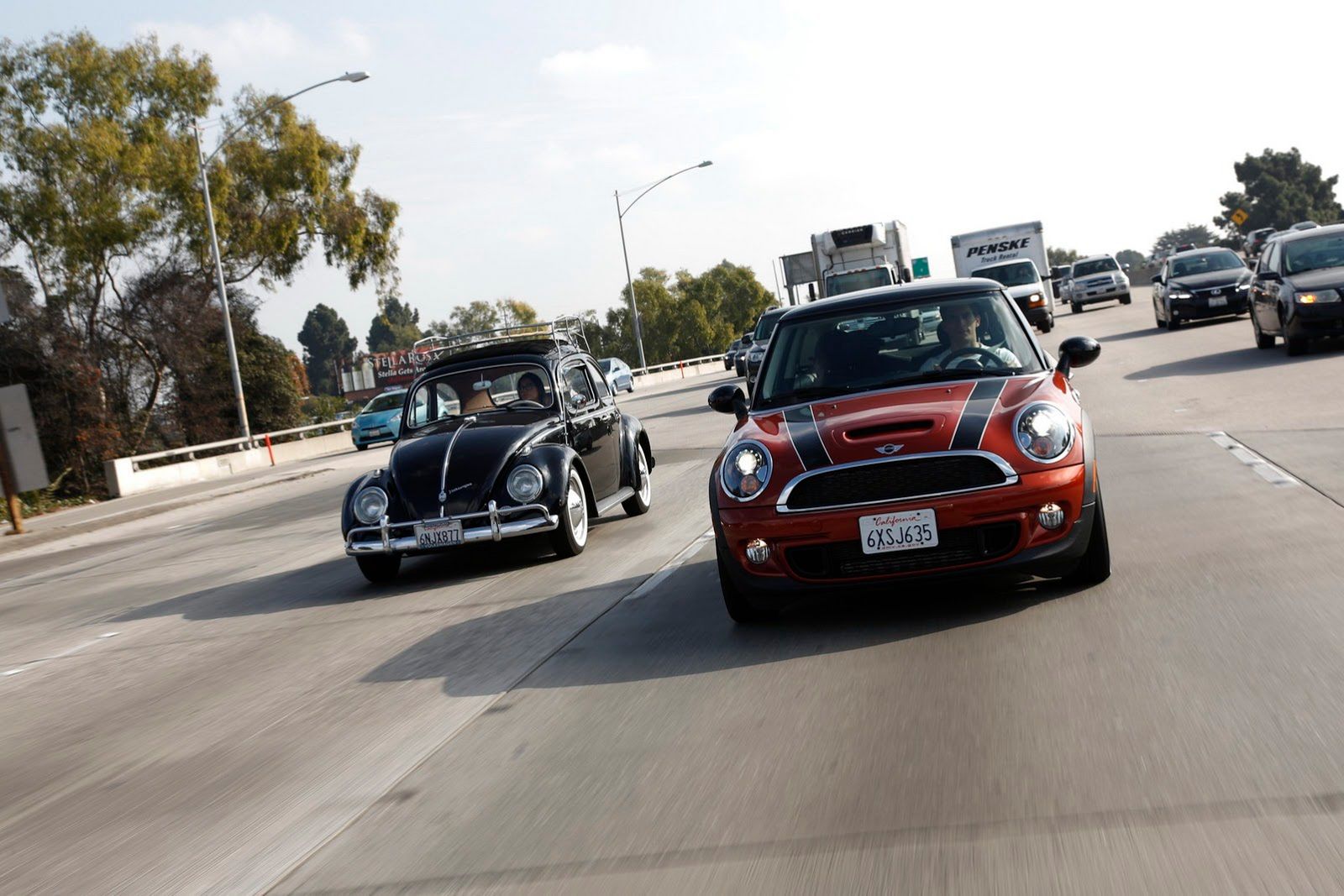 Galeria Mini jako celebracja sprzedaży półmilionowego egzemplarza w USA 143