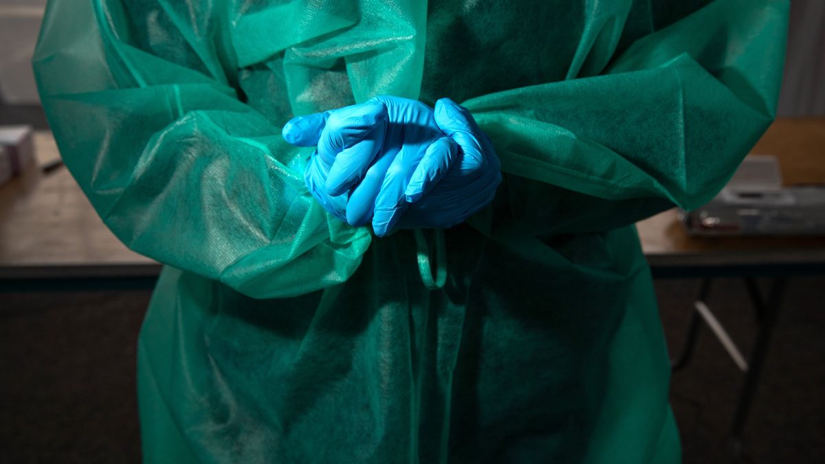 Koniec hossy na rękawicach medycznych?