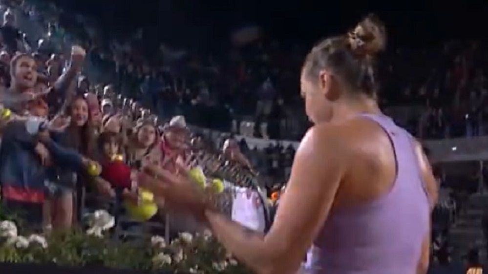 Twitter / WTA / Aryna Sabalenka nagrodziła brawami Martę Kostiuk