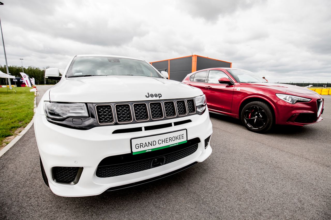 Jeep Grand Cherokee Trackhawk i Alfa Romeo Stelvio Quadrifoglio. (Krótkie) porównanie na torze Modlin