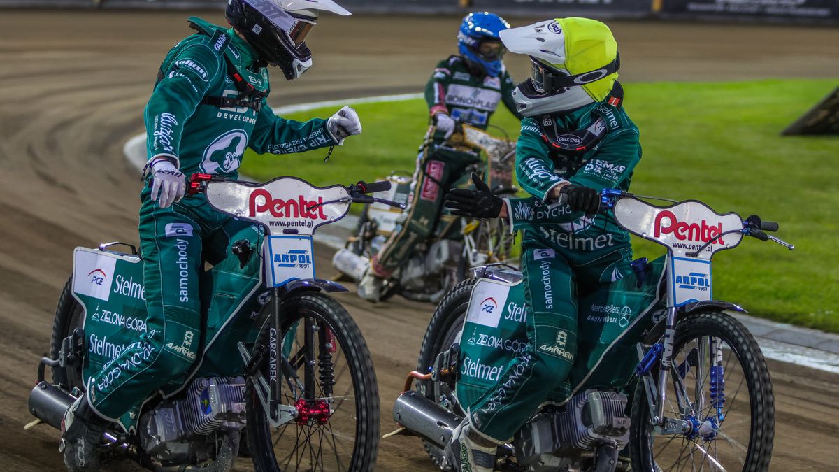 WP SportoweFakty / Patryk Kowalski / Na zdjęciu: żużlowcy Stelmet Falubazu Zielona Góra