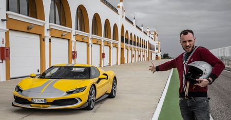 Pierwsza jazda Ferrari 296 GTB. Jak już Ferrari zrobi hybrydę plug-in…