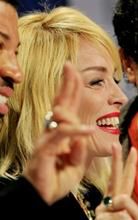 Ofiary trzęsienia ziemi chcą pozwać Sharon Stone