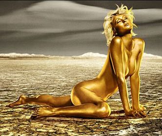 Paris Hilton złota i naga...