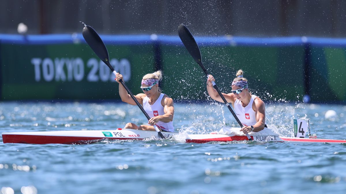 Tokio, Japonia, 03.08.2021. Igrzyska Olimpijskie - Tokio 2020, 3 bm. Polki Karolina Naja i Anna Puławska w wyścigu półfinałowym K2 500 m w kajakarskich regatach. Nasze zawodniczki zajęły czwarte miejsce i awansowały do finału. Wygrała Nowa Zelandia przed Australią i Białorusią. (js) PAP/Leszek Szymański EDITORIAL USE ONLY