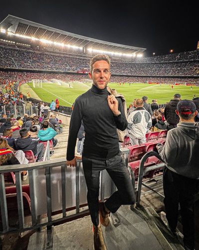 Biegacz oglądał z trybun Camp Nou mecz Barcelony z Almerią. Dzień później spotkał się z Robertem Lewandowskim. Fot. Archiwum Tomasza Sobani