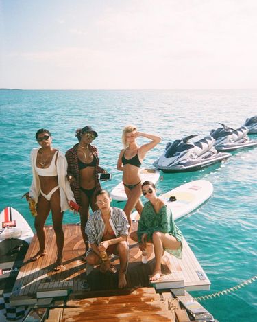 Bella Hadid, Hailey Baldwin, Kendall Jenner na wakacjach