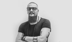 „Manifest Your Style” - Oskar Podolski promuje Answear (wideo)