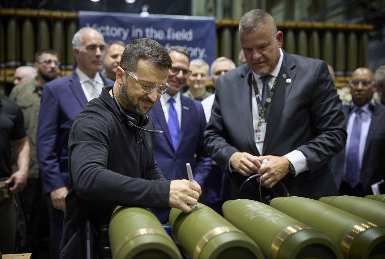 President of Ukraine, Volodymyr Zelensky, visiting Scranton Army Ammunition Plant (SCAAP) in Scranton, Pennsylvania