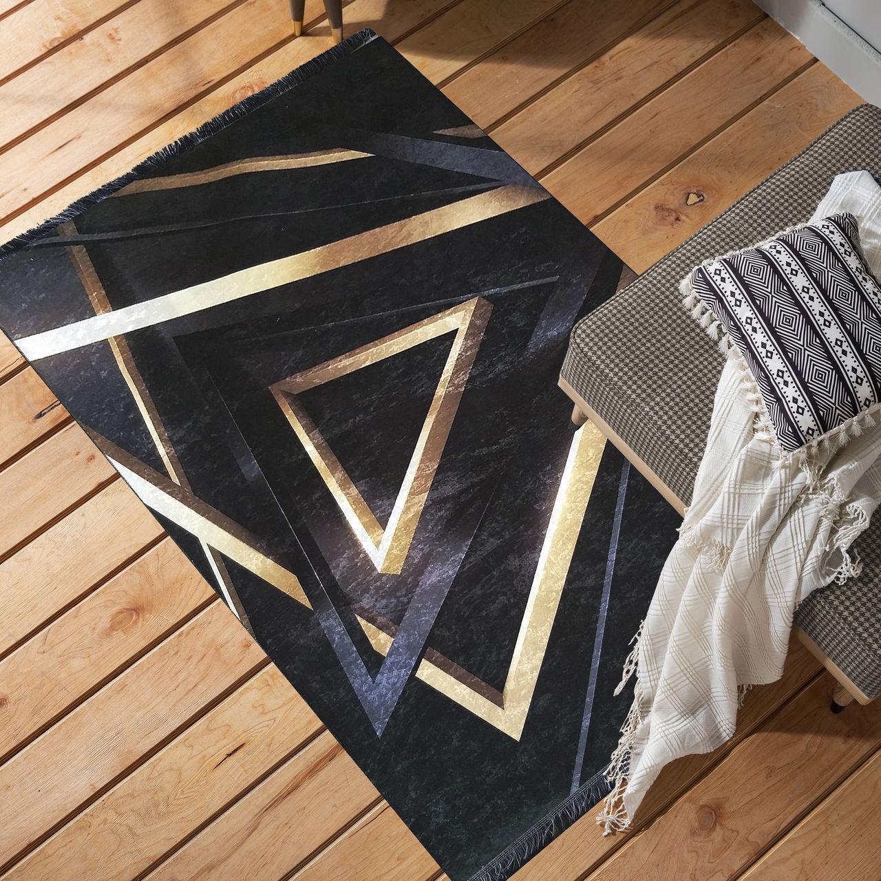 Piękne i trwałe dywany z kolekcji Black and Gold