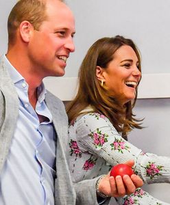 Kate i William śmieją się i trzymają za ręce. Tak przywitali nowy rok