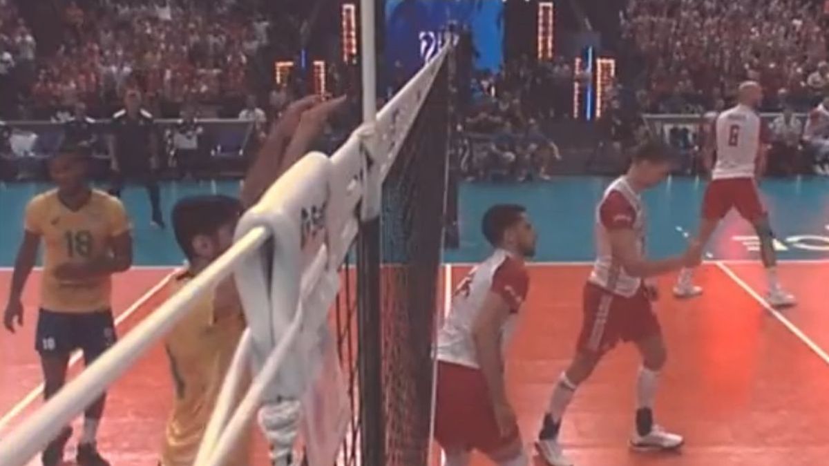 Twitter / Na zdjęciu: dotknięcie siatki przez Aleksandra Śliwkę