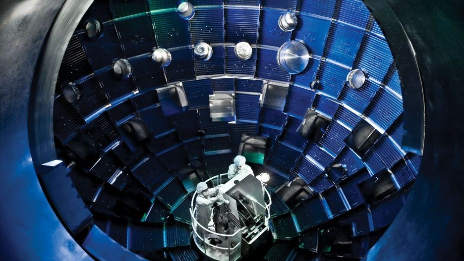 Komora służąca do testowania fuzji jądrowej w National Ignition Facility