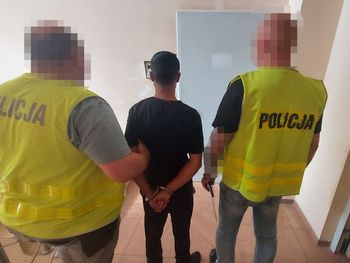 Łódzkie: Włamywali się do domów. Dwóch 18-latków zatrzymanych