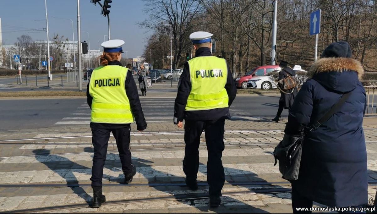 Wypadków jest mniej. Piesi nie są jednak wyraźnie bezpieczniejsi