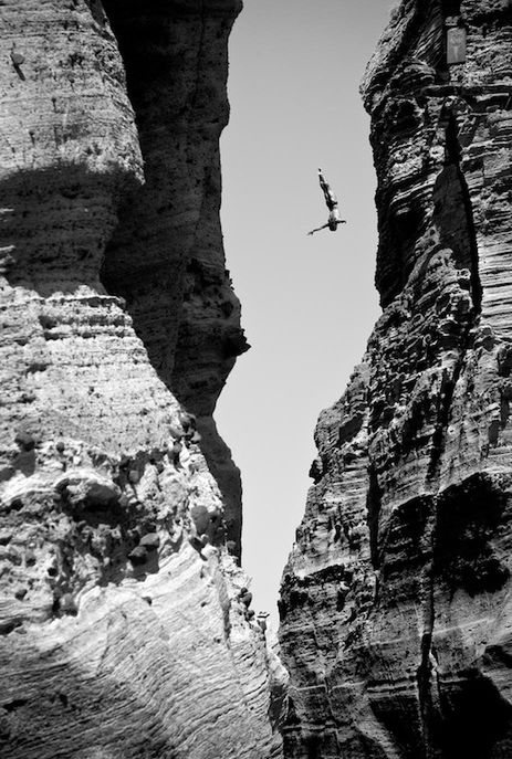 Najlepsze ekstremalne zdjęcia konkursu Red Bull Illume 2013. Wśród wyróżnionych jest Polak [galeria] 10