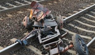 Tragedia na przejeździe kolejowym w Jackowie. Wjechał traktorem pod pociąg Intercity