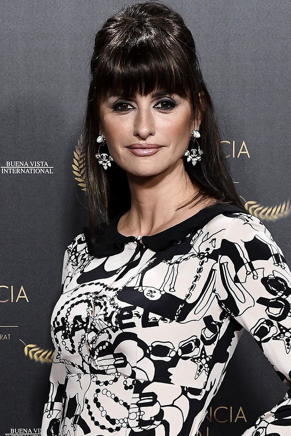 Penelope Cruz prezentuje dwie kreacje Chanel
