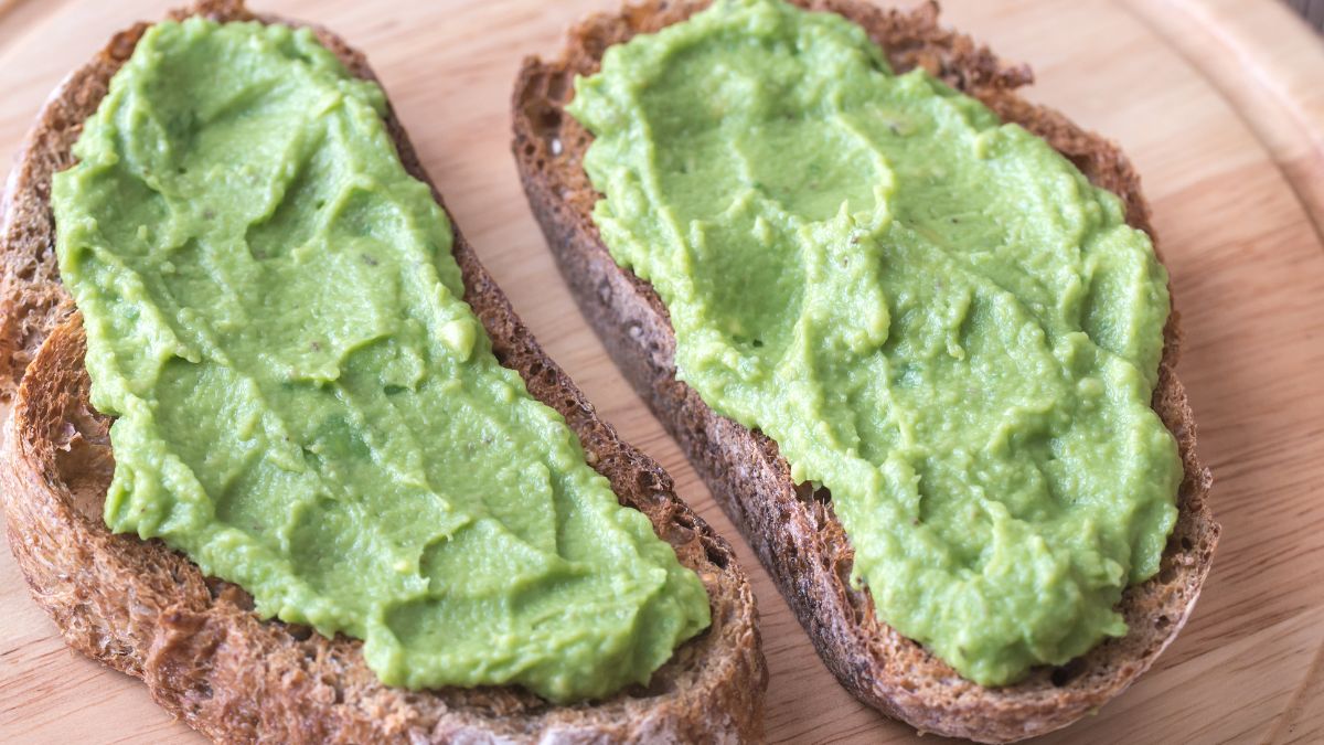 Pieczywo podaj z pyszną pastą z cukinii 
