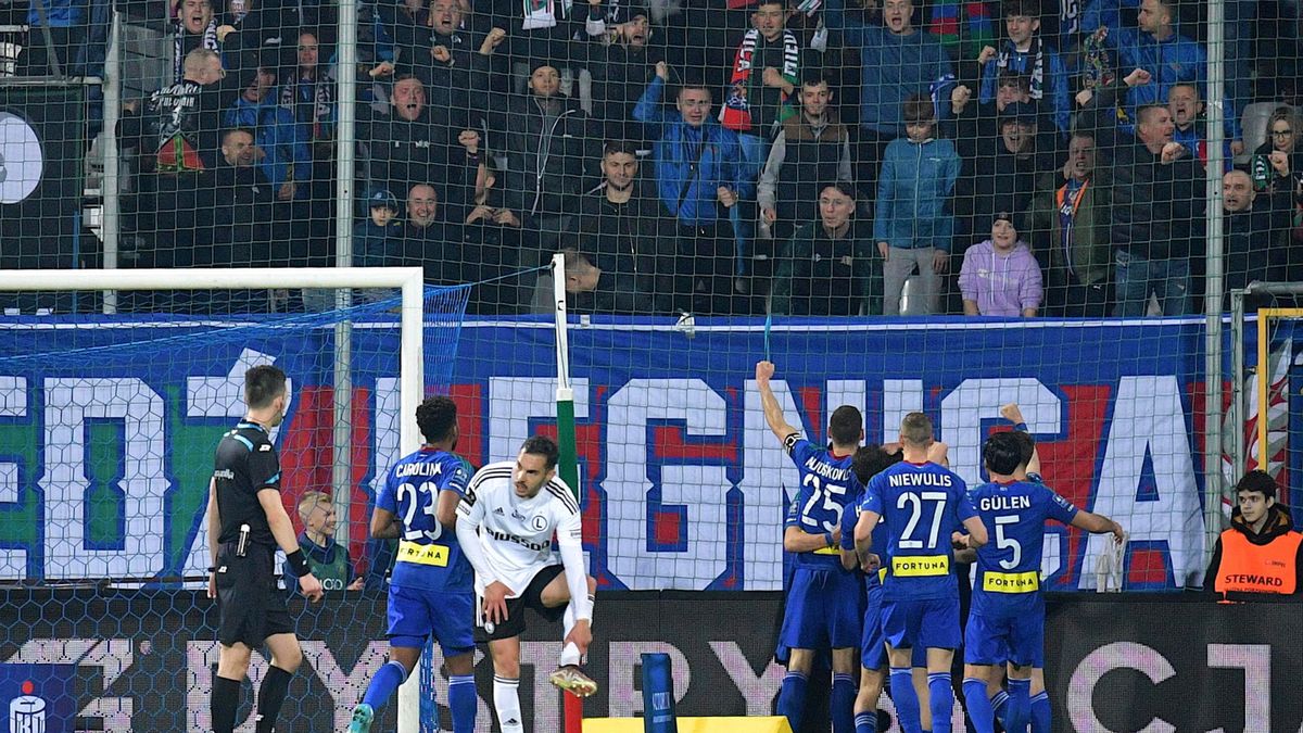 PAP / Sebastian Borowski / Na zdjęciu: radość piłkarzy Miedzi Legnica