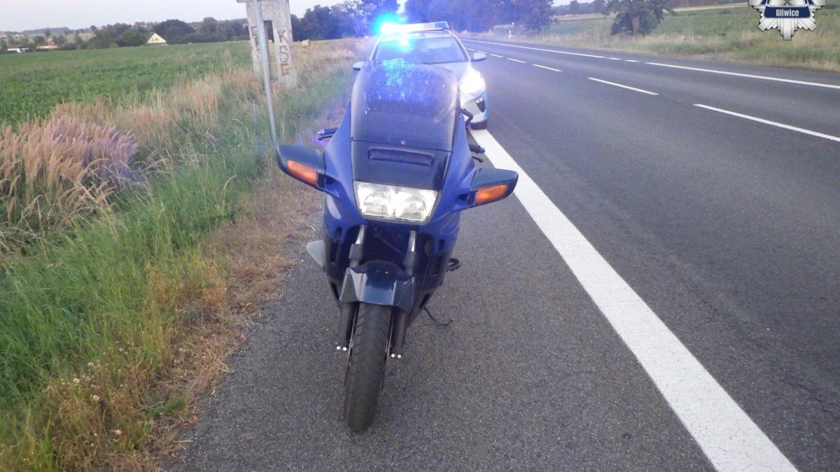 Motocyklista był kompletnie pijany. Pomylił drogę