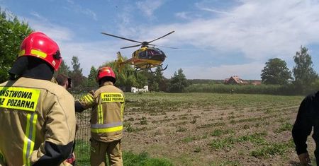 Oborniki Śląskie. Eksplozja beczki z rozpuszczalnikiem. Spawacz poparzony
