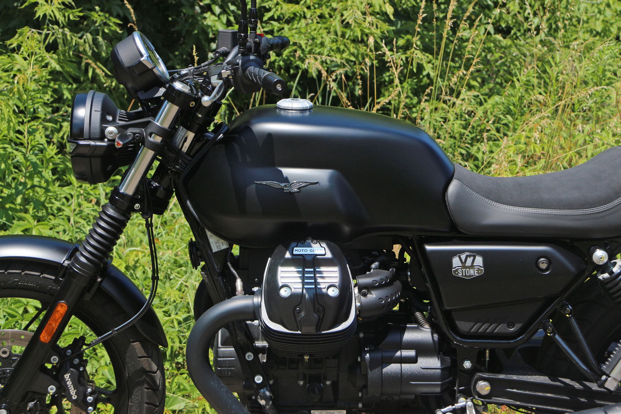 Moto Guzzi V7 Stone