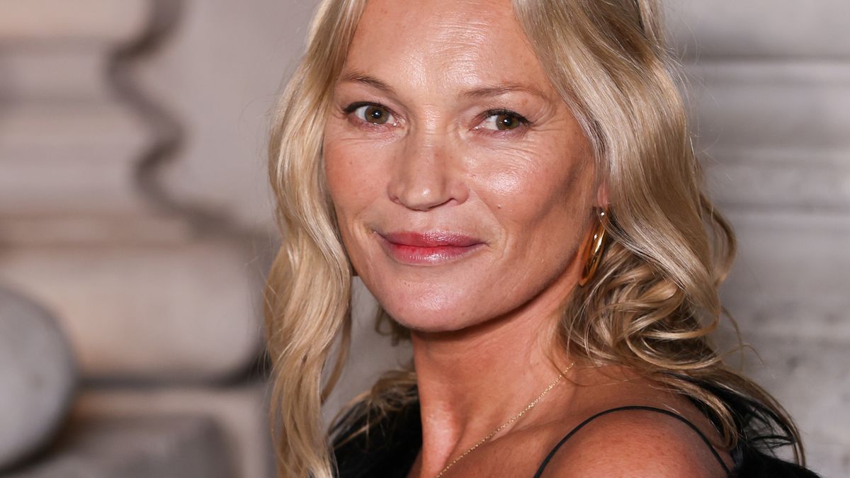 Kate Moss pojawiła się na pokazie w Paryżu