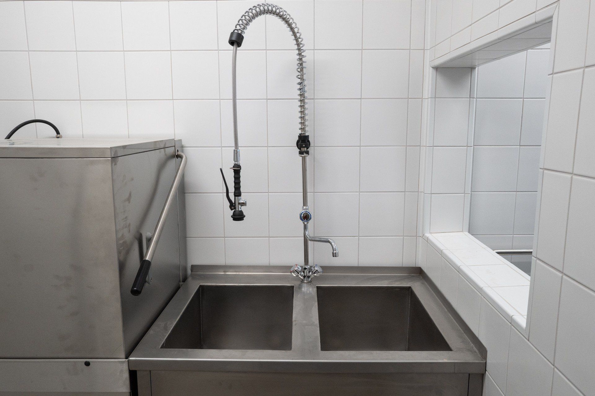 Budowa socjalnego baru w bydgoskiej bazylice trwała trzy lata.