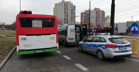 Kontrola autobusów komunikacji miejskiej. Zatrzymano osiem dowodów rejestracyjnych