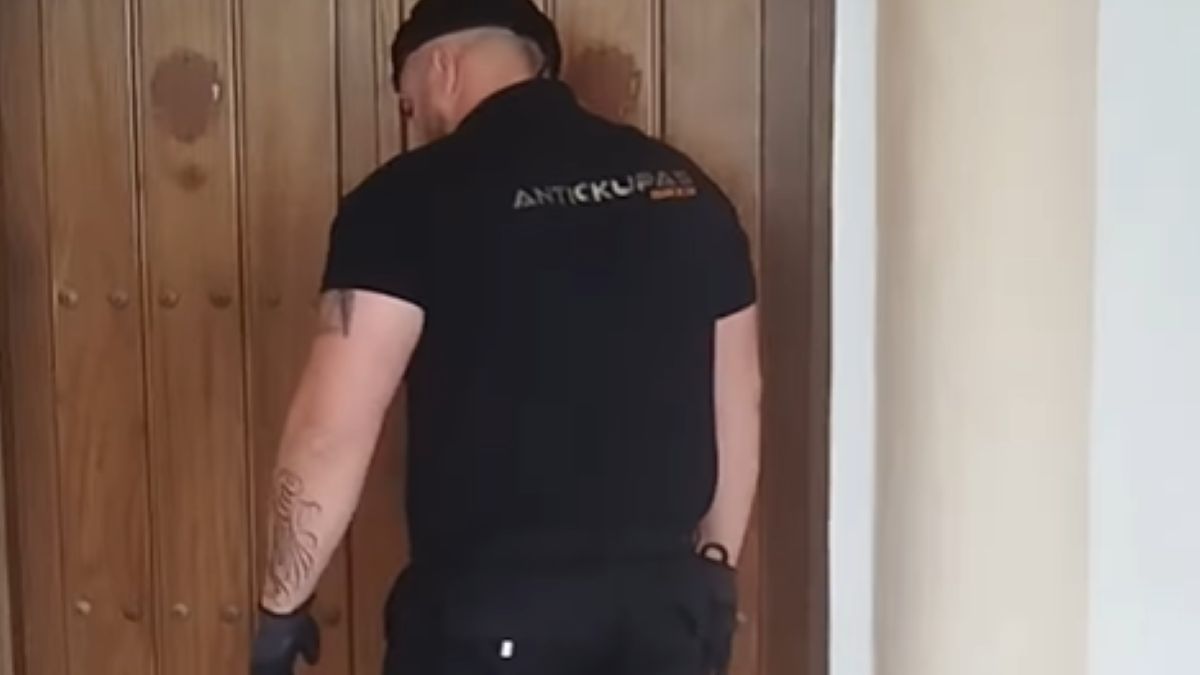 Pracownik firmy Antiokupas Group