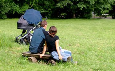 Rząd chce emerytur dla matek. "Świetne rozwiązanie, system jest skrajnie antyrodzinny"