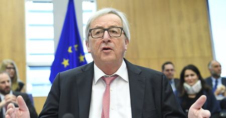 Komisja Europejska dobiera się do Facebooka i Google. Płacą zbyt mało podatków