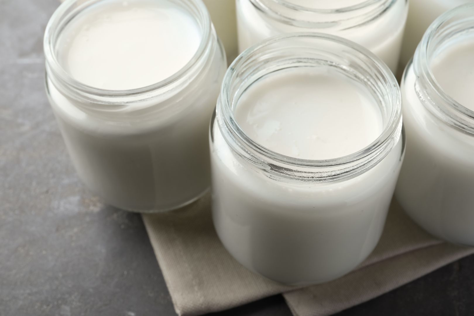 Jogurt naturalny w słoiczkach